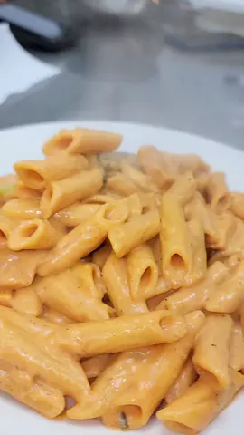 #pasta #Recipe #alfredo #pastarecipe #Foodie #haseebee #oyehoyehoye #foodlovers #spicyfood #restaurant #penne #recipes #tiktokrecipe #recipesoftiktok #spicy #spicyfood #sauce #sauce #mouthwatering #mushroom #chicken #broccoli #voiceover 