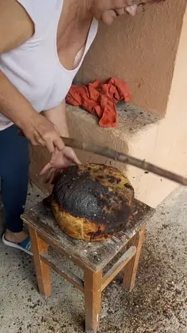 Ever seen bread get a workout before it hits your plate? 🍞💪 Why do you think they beat it with a stick in Ardeal? 🤔 Is this the secret to deliciousness? Tag someone who needs to try this technique! @Mihaela Man #breadmaking #traditionalcooking #Foodie #fyp #tiktokfood #viralfood #BakingFun #foryou
