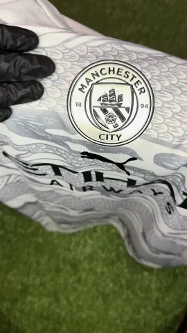 Maglia Manchester City 2023/2024 “Year Of The Dragon” limited edition - De Bruyne 17 DISPONIBILE ORA! 🤩 Prezzo: 27€ Taglia: L Contattaci in DM per ordinare ✍🏻 #debruyne #manchestercityfc #manchestercityfans #vintagefooyballshirt #retrofootball #jerseyshop 
