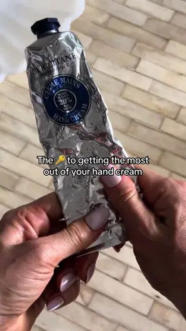 The accessory you didn’t know you needed 🔑  #shea #sheabutterhandcream #handcream #softhands #moisturiser #dryskin #skincare #SelfCare 