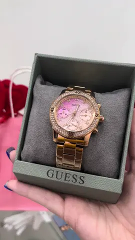 ⌚️Часы Guess Confetti W0774L3 💯% оригинал из США 🏷️Цена: 18990₽* ▪️Корпус – 38 мм ▪️Тип — кварцевые ▪️Стекло — минеральное ▪️Корпус - нержавеющая сталь ▪️Ремешок/браслет - нержавеющая сталь ▪️Водозащита - 50 м ▪️Гарантия - 2 года ▪️Комплект - фирменная коробка, инструкция по эксплуатации и гарантийный талон   *Цены действительны на момент публикации. Актуальную цену уточняйте   Примерить и приобрести часы можно в нашем мультибрендовом магазине «BILLIONS» (адрес в шапке профиля)   ❤️Мы всегда Вам рады!    #guess #guessднр #днр_в_топ #часыдонецк #часыднр #подарокдонецк #мариуполь #донецк #часымариуполь 