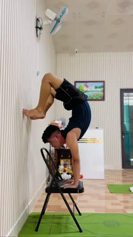 Handstand | Arm Balance | #yoga #yogi #handstand #yogaworkout #Fitness 