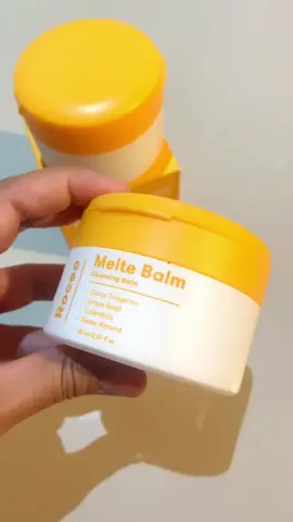 masih jadi cleansing balm kesayanganku saat ini karena bener” bersih ga pedih dan gampang meltnya.. #roceocleansingbalm #cleansingbalm 