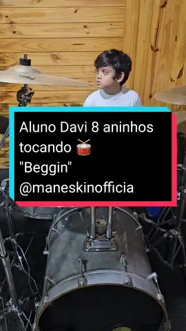 Aluno Davi 8 aninhos tocando 🥁 