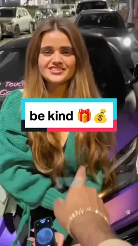 be kind 💰📱 #tiktol #smiling #fyp #social #experiment #1 #foryourpage #smillingface☺️☺️☺️ #viral #tiktok #vedio @vonSsy(🇺🇸 ❤️ 🇬🇧) @smile_edge_site @Dee black 🇬🇧❤️🇺🇸 @vonSsy(🇺🇸 ❤️ 🇬🇧) @ENSOLA @Emily brogan 🇬🇧❤️🇺🇸 