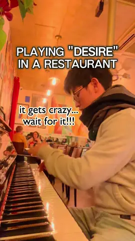 this song is REALLY FUN to play hehe 😎🎹 #public #reaction #cafe #piano #music #neoclassical #romantic #song #cover #emotional #composition #classicalmusic #artist #inspiration #publicpiano #friday #weekend #france #paris #newmusic #europe #desire 
