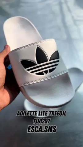 Mẫu dép đơn giản adilette #CapCut #depadidas #adidasslides #giaychinhhang #depchinhhang #depchinhhang #adilette 