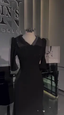 Premium Business Attire for Working Women . . #fashion #manhattan #fashiontiktok #WorkwearWonders #BoutiqueFashion #CustomMadeElegance #WomenInBusiness #businesswoman #EcoFriendlyClothing 