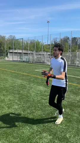 Follow if you relate! 🧤😕 @Modern Goalkeeping #goalkeeper #penalty #chip #gripmode #fail #gklife #athlete #fyp 