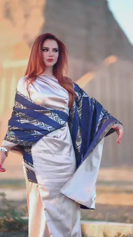 في أرض الرافدين ينبض قلبي بالفخر والحب، فأنا جزء من تلك الحكاية العريقة💙  منو يعرف اسم هذا المكان الجميل؟ #العراق🇮🇶 #رويدة_شاهين #خان_الذهب #حياة 