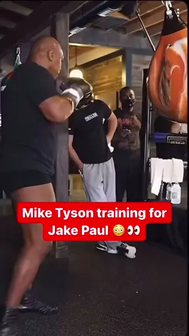 Iron Mike looking dangerous 👀 @Mike Tyson #miketyson #ironmike #boxing 