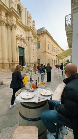 Chill time with nice atmosphere in Lecce 🕍🏛️🍹🇮🇹 #travellifestyle #travel #travelbucketlist #traveltheworldtogether #traveltheworld #travelgoals #tiktoktravel #italy #TravelMemories #travelling #travellover #travelitaly #lecce #lecce_italy 
