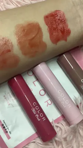 Tinted lipbalm plus sobrang nakakamoisturized pa!!#fyp #foryou #lipbalm #moisturizinglipbalm #tintedlipbalm #haipink 