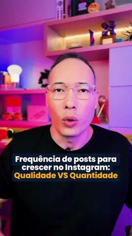 O que é melhor para crescer no Instagram: mais posts ou melhor qualidade? 💡 A verdade é que a quantidade de posts pode ser a chave para alcançar a tão almejada qualidade. Quanto mais postagens, mais oportunidades de entender o que seu público considera relevante. Afinal, não se trata apenas do que você acha bom, mas do que realmente ressoa com quem te segue. 📈 No marketing digital, a frequência não só aumenta a visibilidade do seu perfil, mas também pode impulsionar suas conversões e vendas. 🚀 Para colher resultados reais, é essencial manter uma presença diária e consistente. Perfis ativos não só aprendem mais rápido sobre as preferências do público, mas também fortalecem a lembrança da marca e aumentam a intenção de compra. Faz sentido? #midiassociais #redessociais #marketingdeconteudo #marketingdigital #gestaoderedessociais #gestaodemidiassociais #influenciadoresdigitais #influenciadoradigital #dicasdemarketing #marketingestrategico