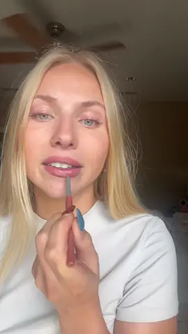 Sometimes the moms do be onto something…..   #everydaylip #lipcombo #lipliner #momsadvice 