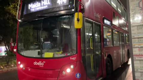 Here is Abellio London 9487 leaving London Hilton Hotel on the 414 to Maida Hill, The Chippenham! | #fyp #foryou #foryoupage #buses #tfl @𝔾𝕖𝕟𝕖𝕣𝕒𝕝𝕎𝕖𝕒𝕝𝕥𝕙 @matildakelly19❤️ @Mikha 🥱🥱🥱 @💤 @enl41.z‼️ @(null) @bus nerd hzlnt 