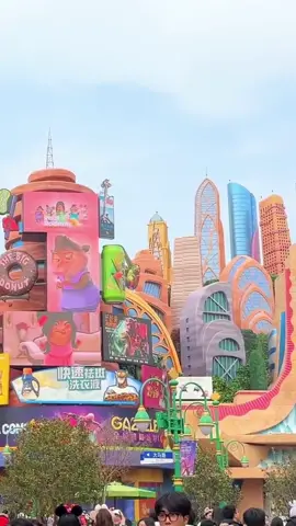 They recreated Zootopia in real life 🤯 #shanghaidisneyland #disneylandshanghai #disneyland #zootopia #disneyparks