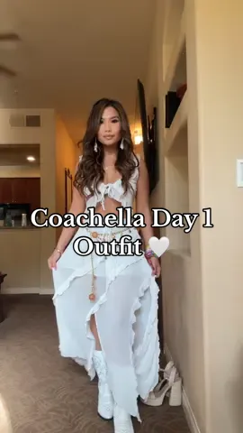 coachella day 1 I cannot wait to see you LANA 😭😍 pls play cinnamon girl 💖  #coachella #coachella2024 #lanachella #coachellaoutfit #festivalseason #outfitcheck 