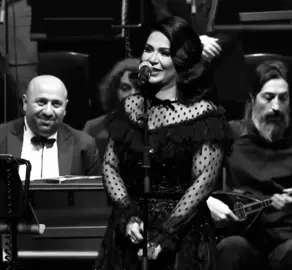 نوال الكويتية _ احاول #نوال_الكويتيه #احاول_اخفي_احساسي #عيد_سعيد #اكسبلورexplore #fypシ #منشن_للي_تحبه #فن #طرب #اهداء #اكسبلورر #احبك 