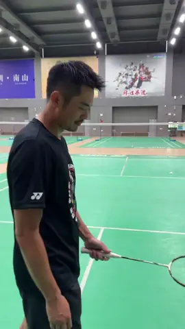 Anh Dan thử đánh vợt 2 dây#tapluyenmoingay #lindan #caulong #fyp #xuhuong 