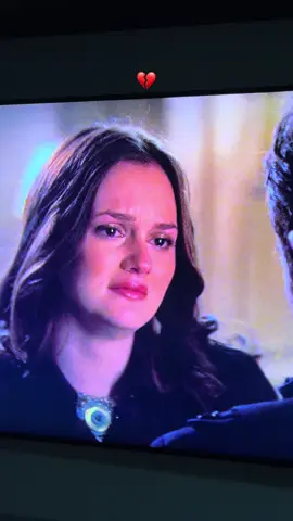 Aqui eu choro 😥💔#gossipgirlhere #gossipgirl #gossipgirledit #chuckbass #blairwaldorf #serena #xoxo #angelslikeyou 