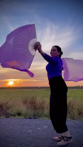 El amor de Dios es sin condición 💜💜 #abanico #danza #fyp #adoracion 