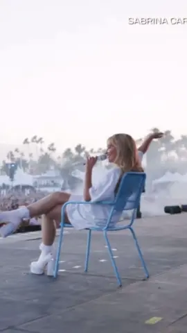 lyrical genius #sabrinacarpenter #nonsenseoutrocoachella  #nonsenseoutro #coachella2024 #sabrinacarpentercoachella @Sabrina Carpenter @Team Sabrina 