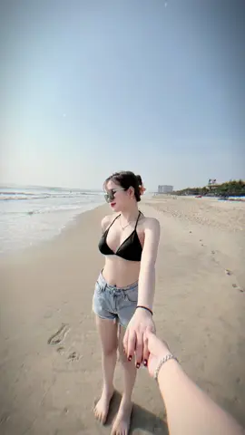 Lần đầu tiên mặc bikini 🌊 Ngại quá #CapCut #master2023bytiktok #LearnOnTikTok #xuhuong #biển #ailàngườithươngem 