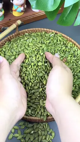 Nhân hạt bí xanh sống đã tách vỏ, hàng nhập Ấn Độ chuẩn sạch. #nhanbixanh #granola #suahat #suahatdinhduong #ankieng 