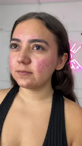 Asi es como yo maquillo las pieles delicadas🤍 La preparacion de piel siempre es lo mas importante.   #maquillajesocial #maquillistasgdl #maquillajegraduacion #maquillajetiktok #maquillajedepiel #maquillajepielsensible #maquillajepasoapaso #fyp #foryou 