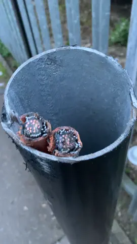 Traffic lights dropping like flies round here now 😂😂 #ulez #ulezexpansion #bladerunners #news #funny 