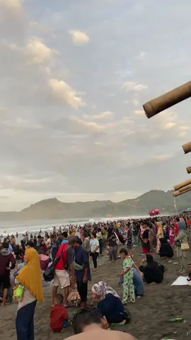 Pelabuhan ratu beacth🌊🫠#pantaipelabuanratu #karanghawu 