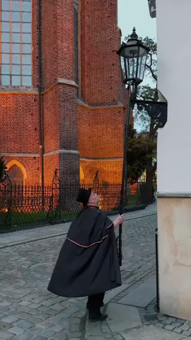 Magical Wrocław 🪄  #latarnik #ostrówtumski #wrocław #lamplighter #wroclaw #poland