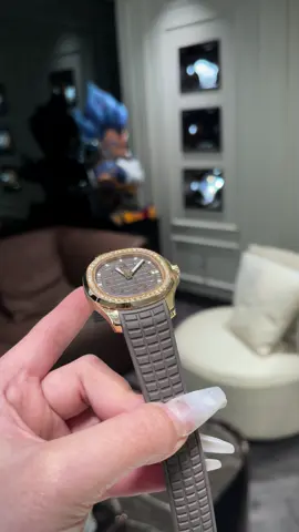 Siêu phẩm cuối tuần 🫶🏻 PP Aquanaut 5268/200R Taupe 38.8mm #patekphilippe #patekphilippewatch #Aquanaut5268200r #xuhuong #xuhuongtiktok 