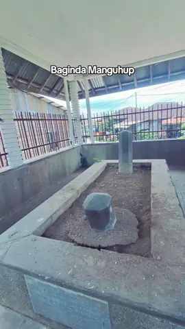 makam Baginda Manguhup Songoran di Sipirok generasi terakhir yang menganut agama Batak di silsilah Siregar dongoran Sipirok #sipirok #siregar #dongoran #datunahurnuk #ompunihatunggal #sejarahbatak 