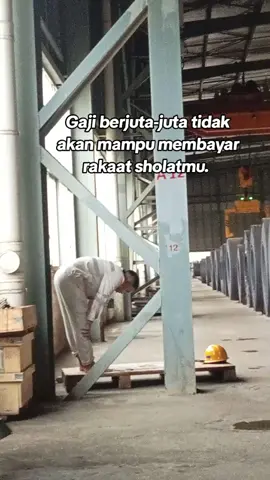 jangan tinggalkan sholatmu hanya karna pekerjaanmu🙏🙏🙏#pentingnyasholat5waktu #sholatlahsebelumdisholatkan# #helmkuningptimip #morowali_sulteng_bahodopi #helmkuningmorowali 