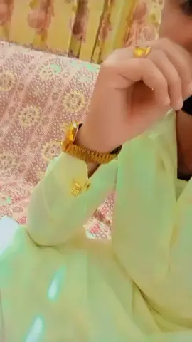 گندا شیشہ تھا اور ہم  چہرا صاف کرتے رہ گیۓ