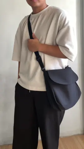 the best go to bag out there #bag #slingbag #shoulderbag #gotobag #fyp #creatorsearchinsights 
