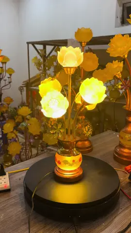 Mẫu đèn 5 bông hoa lưu ly siêu xinh, bụng ngọc, thân hợp kim, cao 45cm#Tongkhodentho #maudenthomoinhat #denthocaocap #densenluuly 