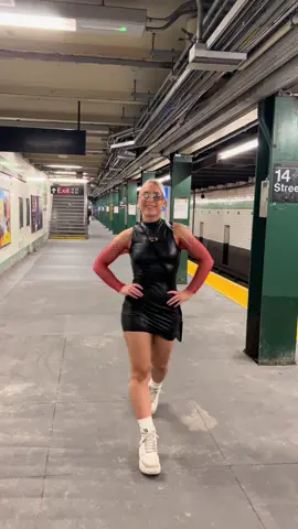 guess where we’re going  . . . #techno #hardtechno #berghain #kitkatclub #berlintechno #brooklynmirage #ravegirls #technooutfit #ravehair 