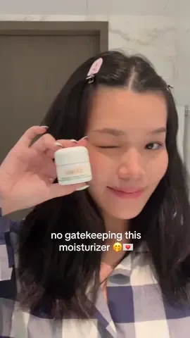 alsooooo a great base for makeup 🥹 The New moisturizing fresh cream @LaMer  #LaMerSG #youtheverlasting #freshoffthepress #skincare #fyp #beauty 