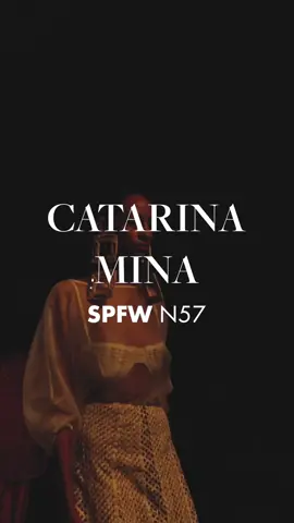 A estreia da #CatarinaMina na #SPFWn57 pelo editor @gabriel monteiro #SPFW #TikTokFashion #fashiontiktok #fashion #modanacional #modabrasileira #Runway #desfile #saopaulofashionweek 