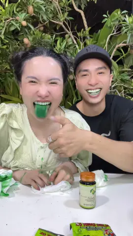 Đỉnh cao kẹo dưa muối và nước cốt mận 😌