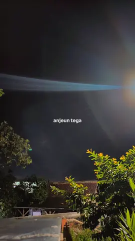 #storysunda #lagusunda #liriksunda #hianat #abieljatnika #sahacik ##CapCut 