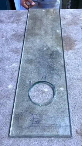 Satisfying glass cutting (🎥: IG/muhammed_afsal_t_)