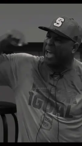 They’re counting on you. #motivationalspeaker #motivationalclip #athletesoftiktok #athletelife #inspirationalspeech #real #dontgiveup #footballplayer #collegeathletes #collegeathletics 