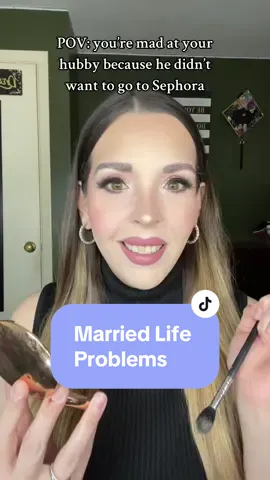 Those problems us married women have 😂 #couplecomedy #marriedlifehumor #husbandandwifecomedy #marriedhumor #makeuphumour #marriedtiktok #crmakeup13  