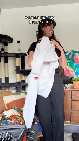 3 days, 2 nights, 8 books, 40 pairs of underwear. @Aliki @Emma Pope #women #travel #packing #trip #bachelorette 