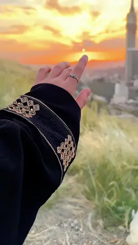 ❤️‍🩹🎧 . . . . #foruyou #foryoupag #fyeシ #islam #islamic #viralvideo #trending #viraltiktok #makkah #madina #sticsxislmx 