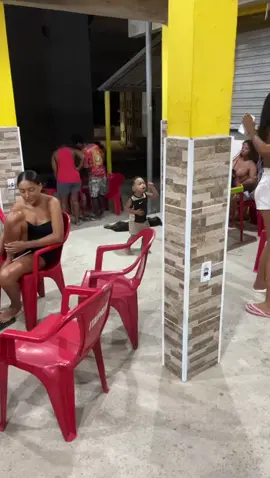 O sofrencia 🕺                                                  @CapCut  @TikTok @a favorita @Raphaela Santos 🎤         #babydança #meiotermo #rafaelasantos #afavorita #tiktok 